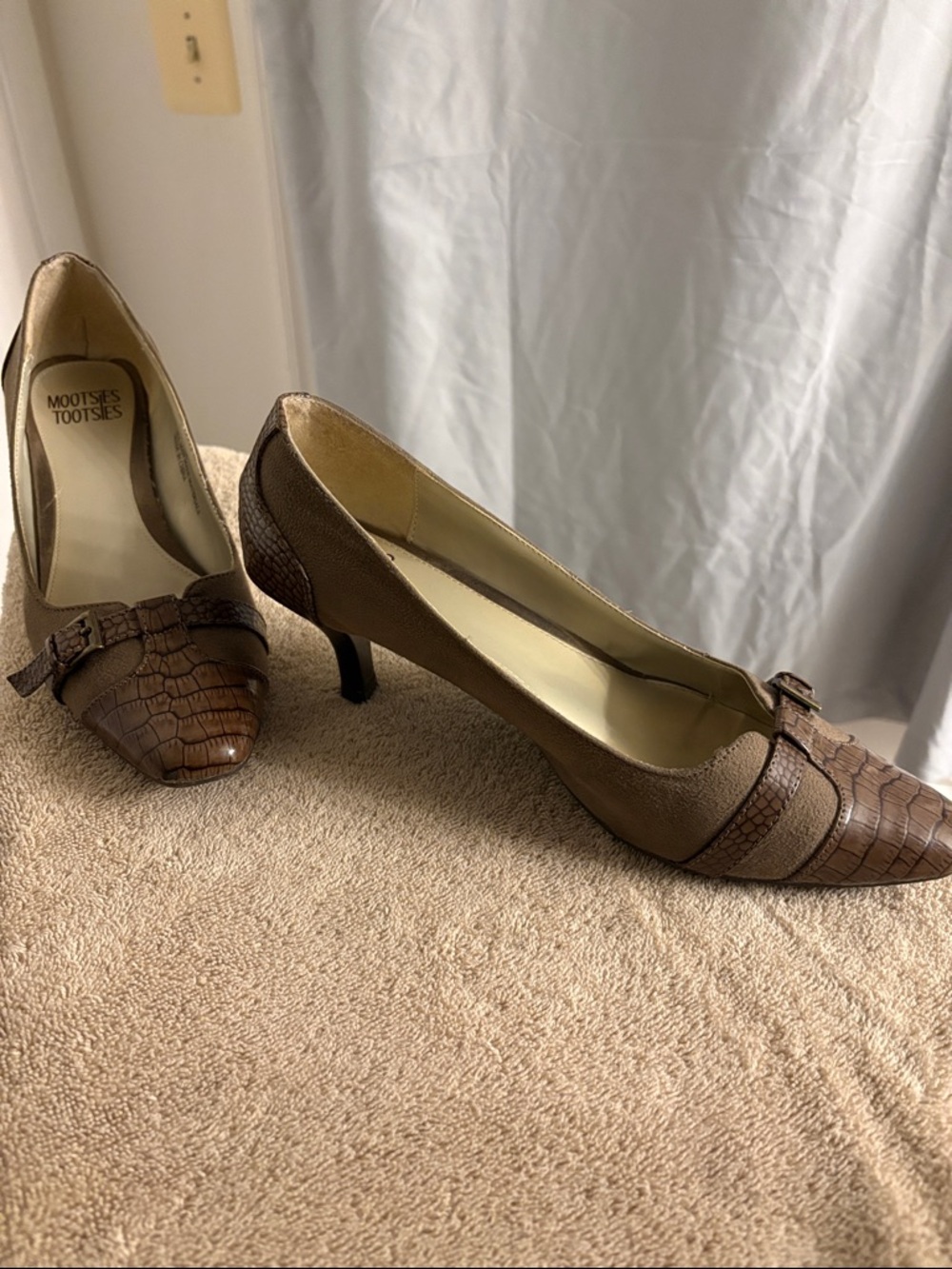 Mootsies Tootsies Brown Croc-Embossed Kitten Heel Pumps